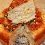 Хлеб с сыром, чесноком и зеленью в мультиварке